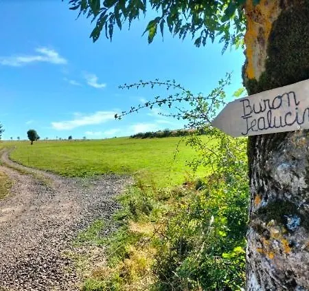 Location D'un Buron Sur L'aubrac シャレー *