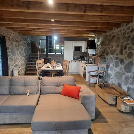 Location D'un Buron Sur L'aubrac *