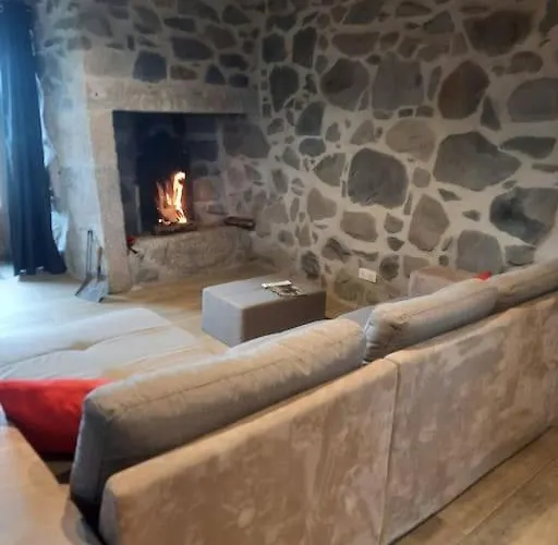 Location D'un Buron Sur L'aubrac Chalet