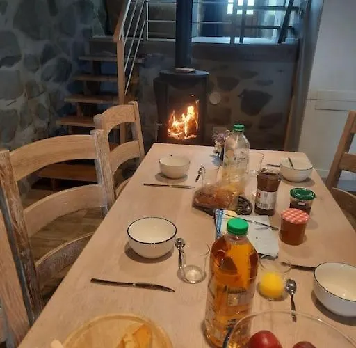 Chalet Location D'un Buron Sur L'aubrac